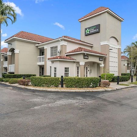 เอ็กซ์เทนด์ สเตย์ อเมริกา ไมอามีแอร์พอร์ต บลูลากูน Hotel Miami Springs ภายนอก รูปภาพ