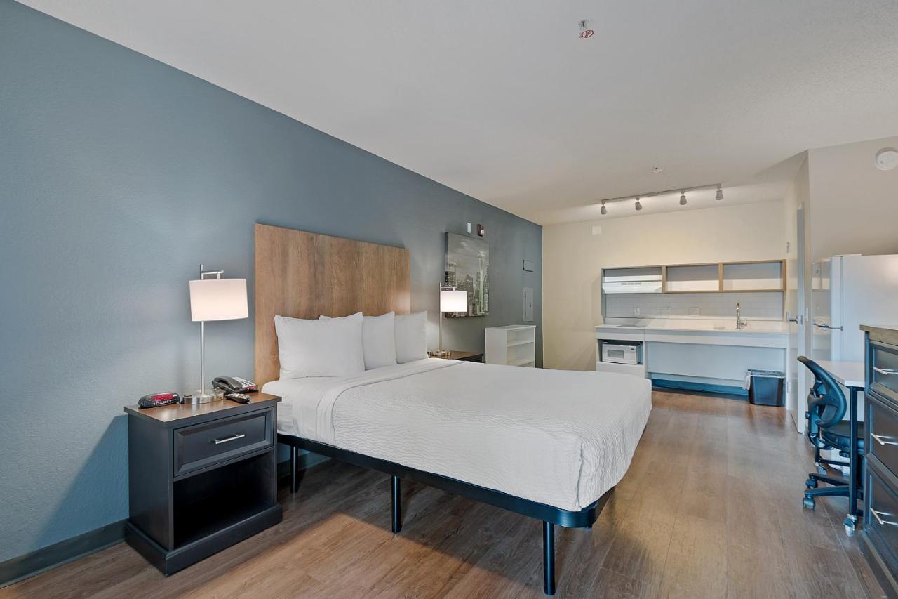 เอ็กซ์เทนด์ สเตย์ อเมริกา ไมอามีแอร์พอร์ต บลูลากูน Hotel Miami Springs ภายนอก รูปภาพ