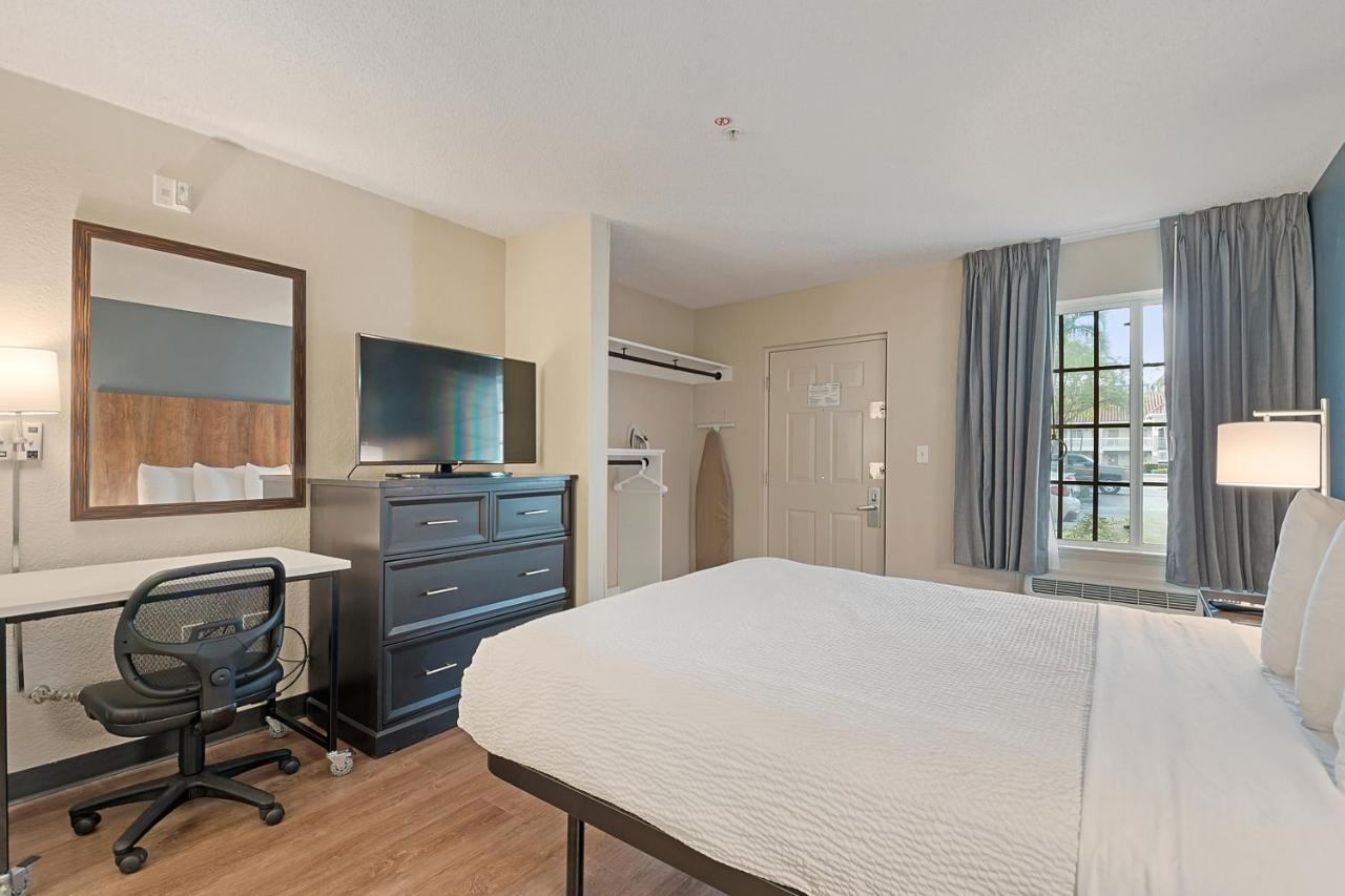 เอ็กซ์เทนด์ สเตย์ อเมริกา ไมอามีแอร์พอร์ต บลูลากูน Hotel Miami Springs ภายนอก รูปภาพ