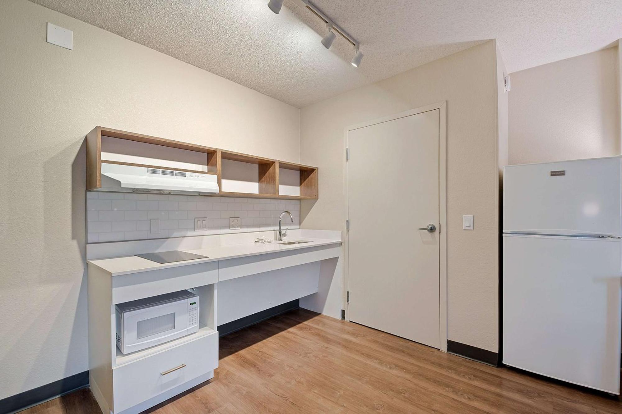 เอ็กซ์เทนด์ สเตย์ อเมริกา ไมอามีแอร์พอร์ต บลูลากูน Hotel Miami Springs ภายนอก รูปภาพ