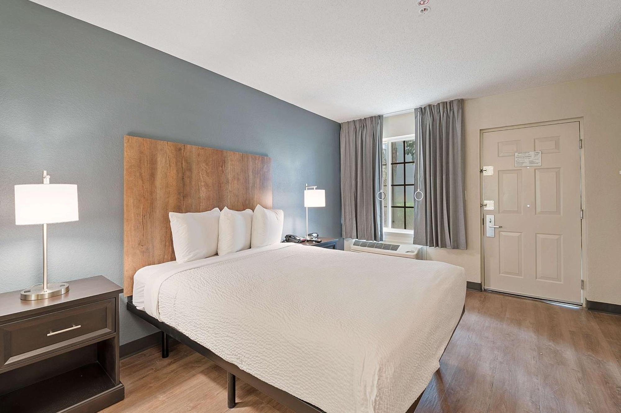 เอ็กซ์เทนด์ สเตย์ อเมริกา ไมอามีแอร์พอร์ต บลูลากูน Hotel Miami Springs ภายนอก รูปภาพ